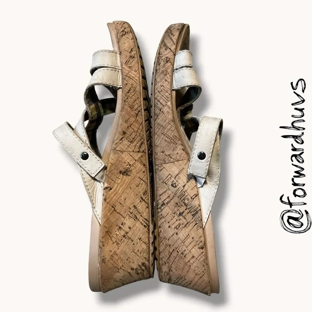 Crocs Cream Cork Wedge Comfort Sandals Women’s Size 9